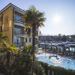 4* فندق سيرميونه